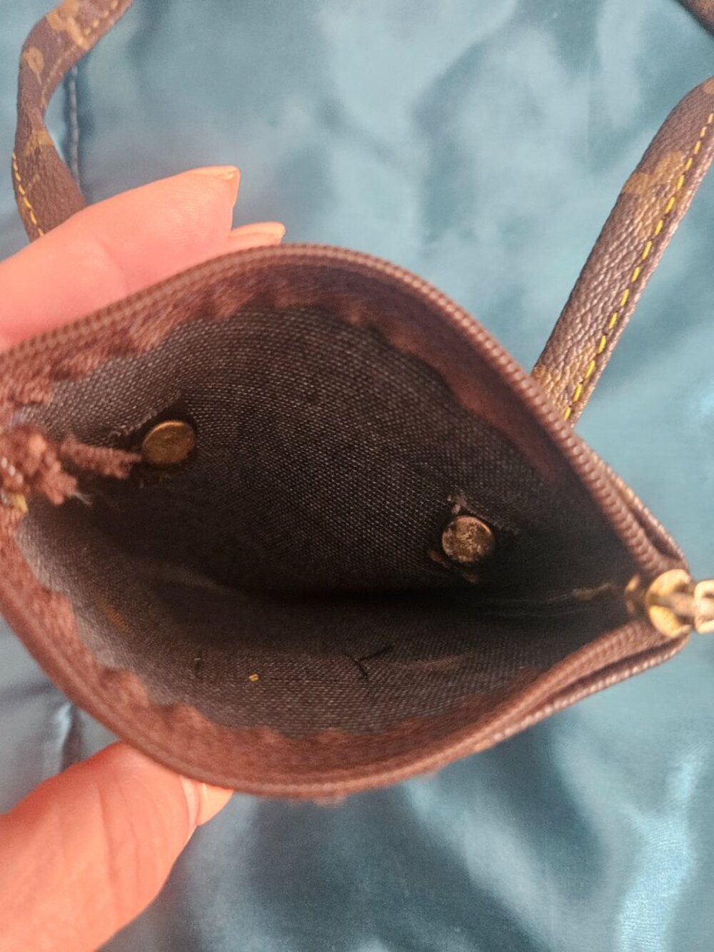 Designer Purse - Picture 4 of 4